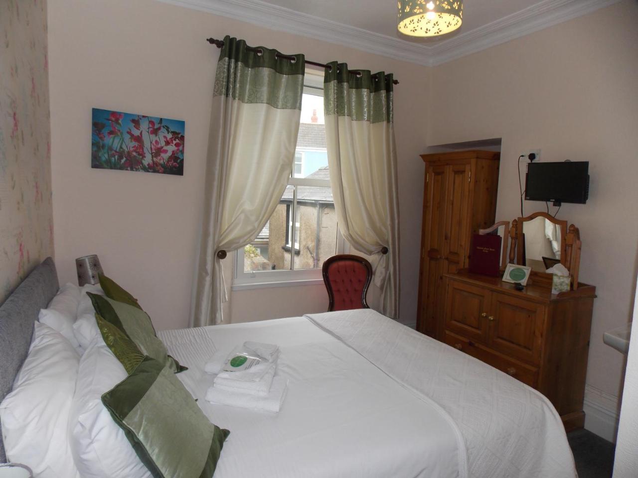 Ivy Bank Guest House Tenby Exterior foto